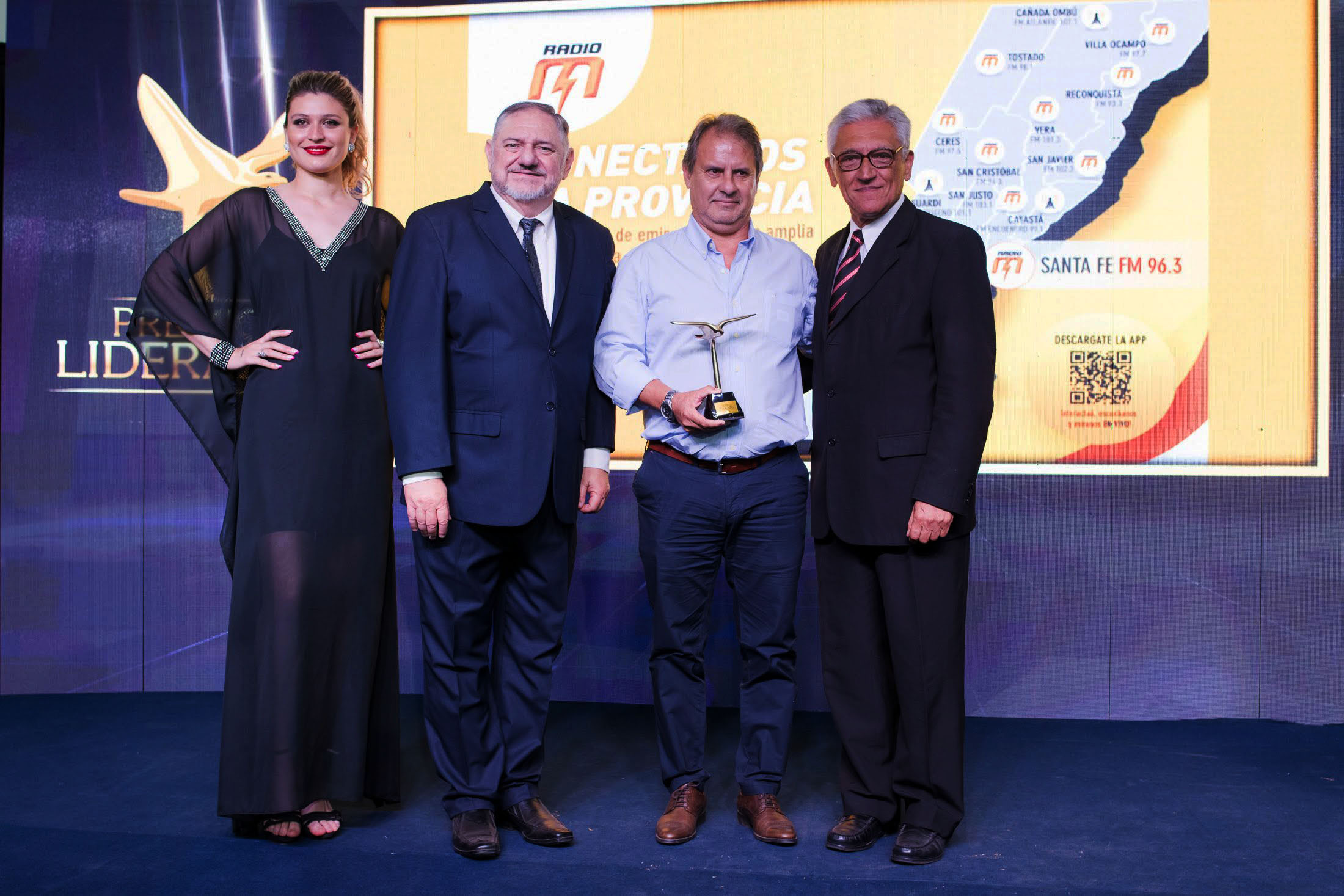 Radio EME recibe la distinción Premios Liderazgo